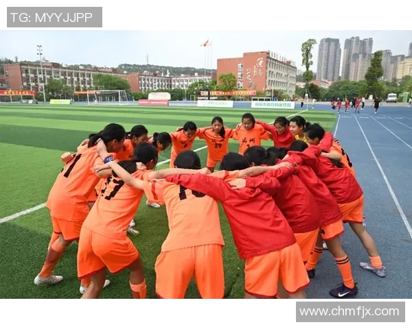 省足球队奋勇拼搏力争佳绩展现青春风采与团队精神